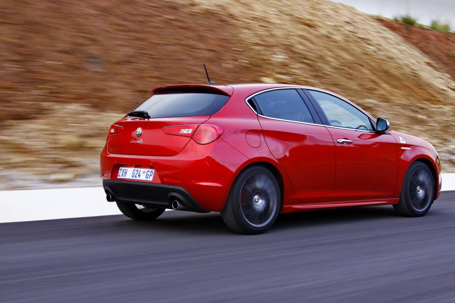  Alfa Romeo Giulietta Quadrifoglio Verde (940) 2011 года  (ZA) (фото 20 из 22)